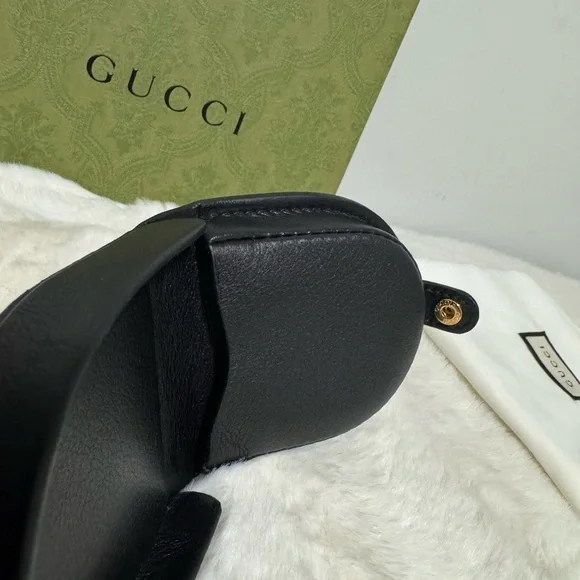 Gucci Black Coin purse with Gold Logo - Picture 7 of 9